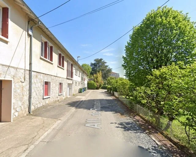 Vue de l'allée devant le cabinet de Ludivine Cazas-Audureau, psychologue à Limoges, 4 allée de Roquebrune